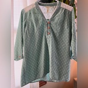 MATILDA JANE — Medium, Pokadot Blouse w/ some lace.